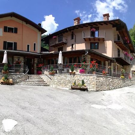 Гостьовий будинок Agriturismo Cornei Da Nadia Колліо Екстер'єр фото